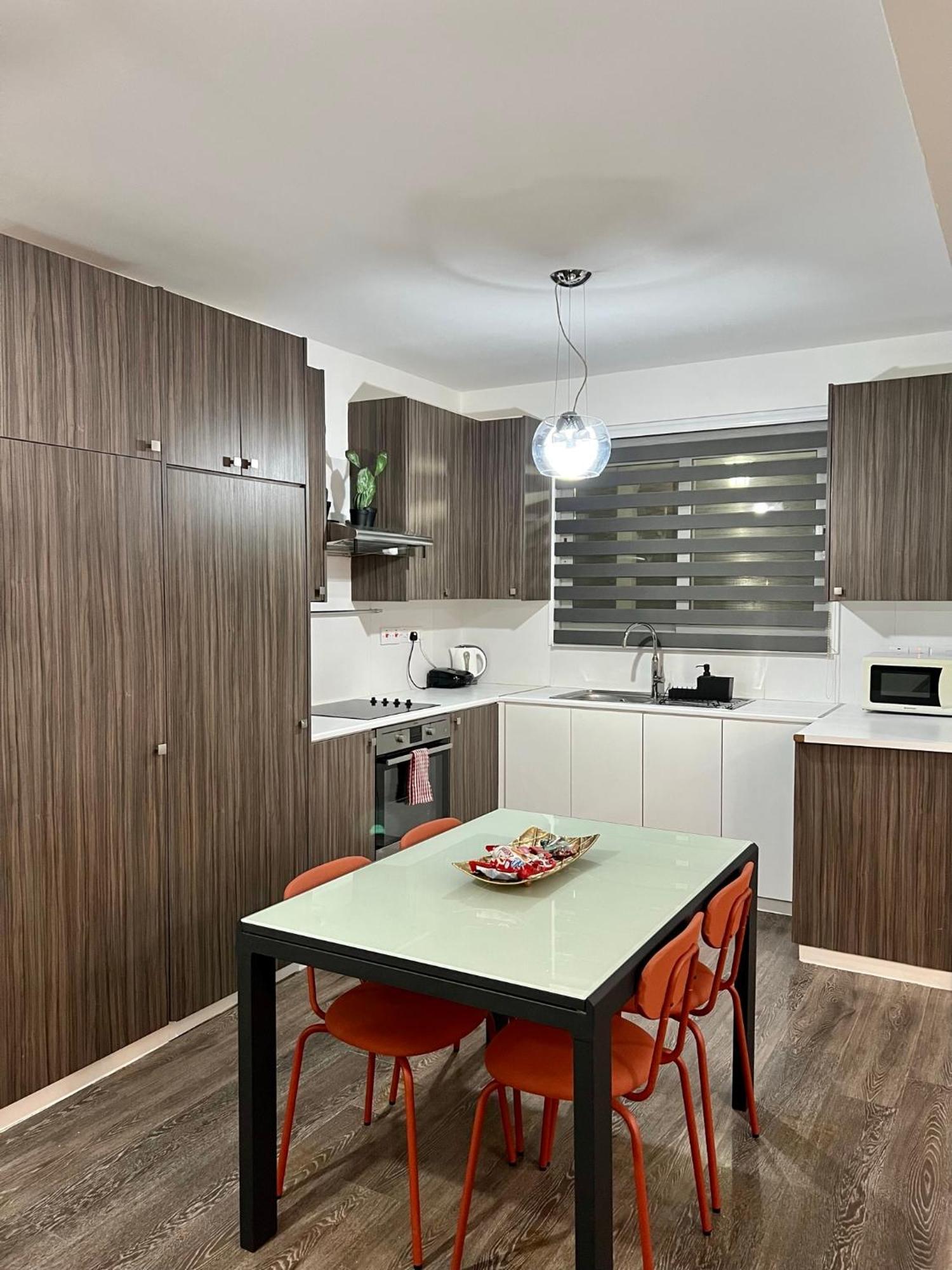 Fat Cow Apartments Larnaca Ngoại thất bức ảnh