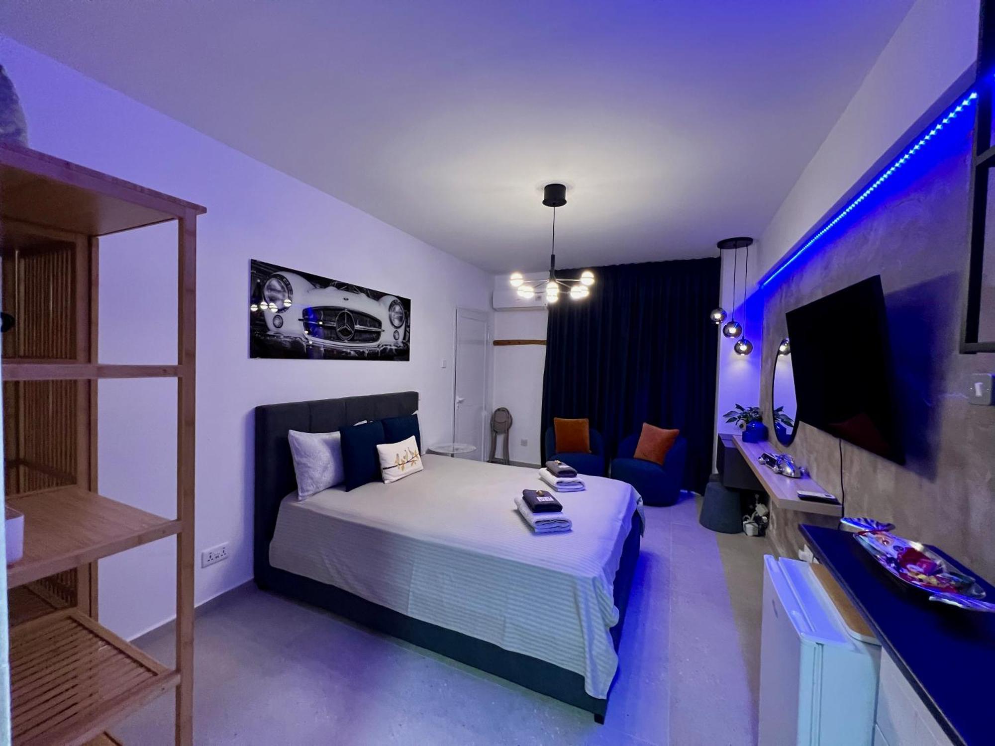 Fat Cow Apartments Larnaca Ngoại thất bức ảnh